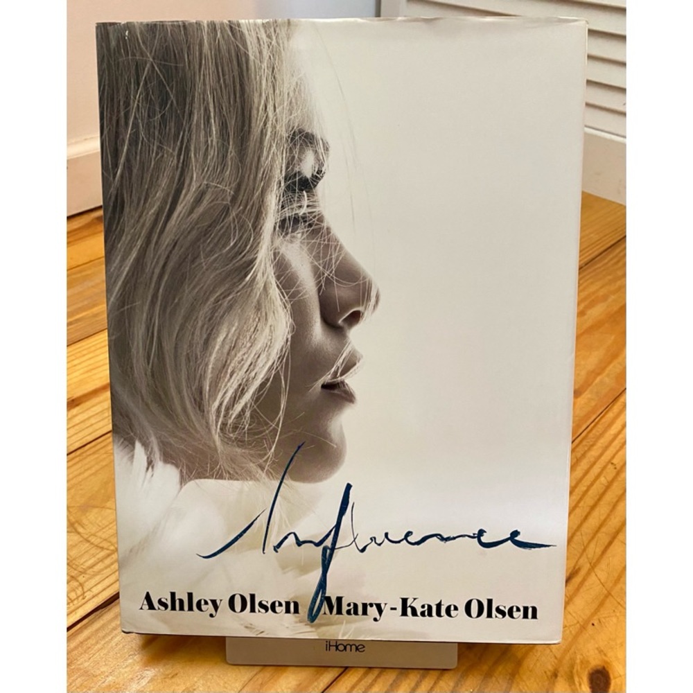 Influence: Ashley & Mary Kate Olsen Biography